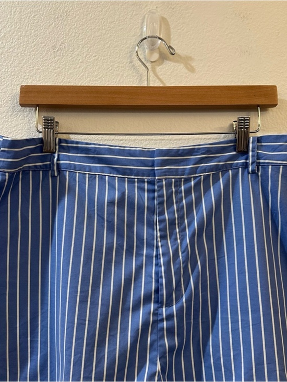 Reformation Blue Pin‎ Striped Willow Shorts in Tribune Stripe Size 12 - Picture 3 of 10
